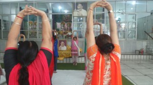 Dr. Archika Foundation is celebrating 'The International Yoga Day' from 21st May 2017 to 21st June 2017 at Onkareshwar Mahadev Mandir (2)